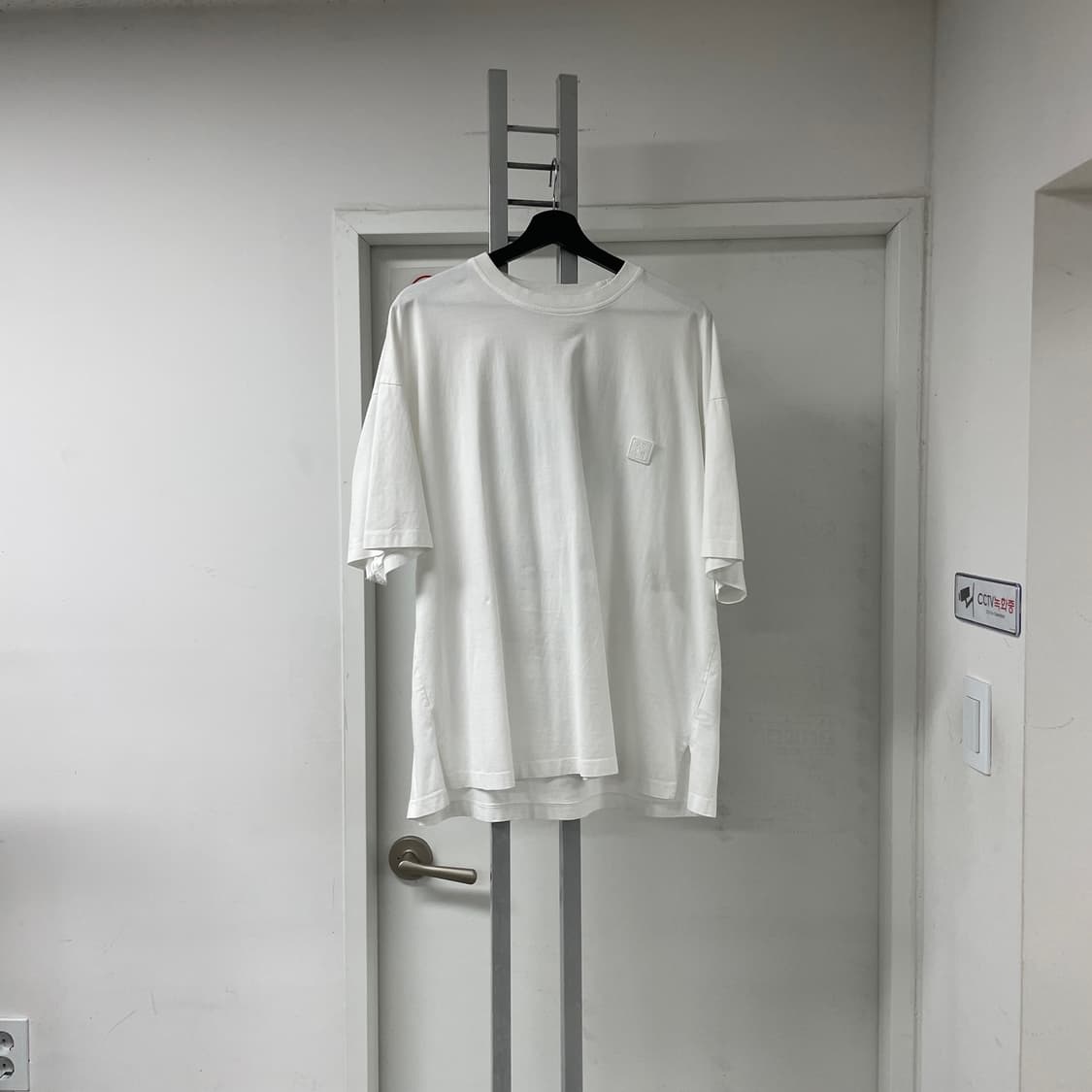 우영미 백로고 반팔 티셔츠 화이트 50 상품이미지4