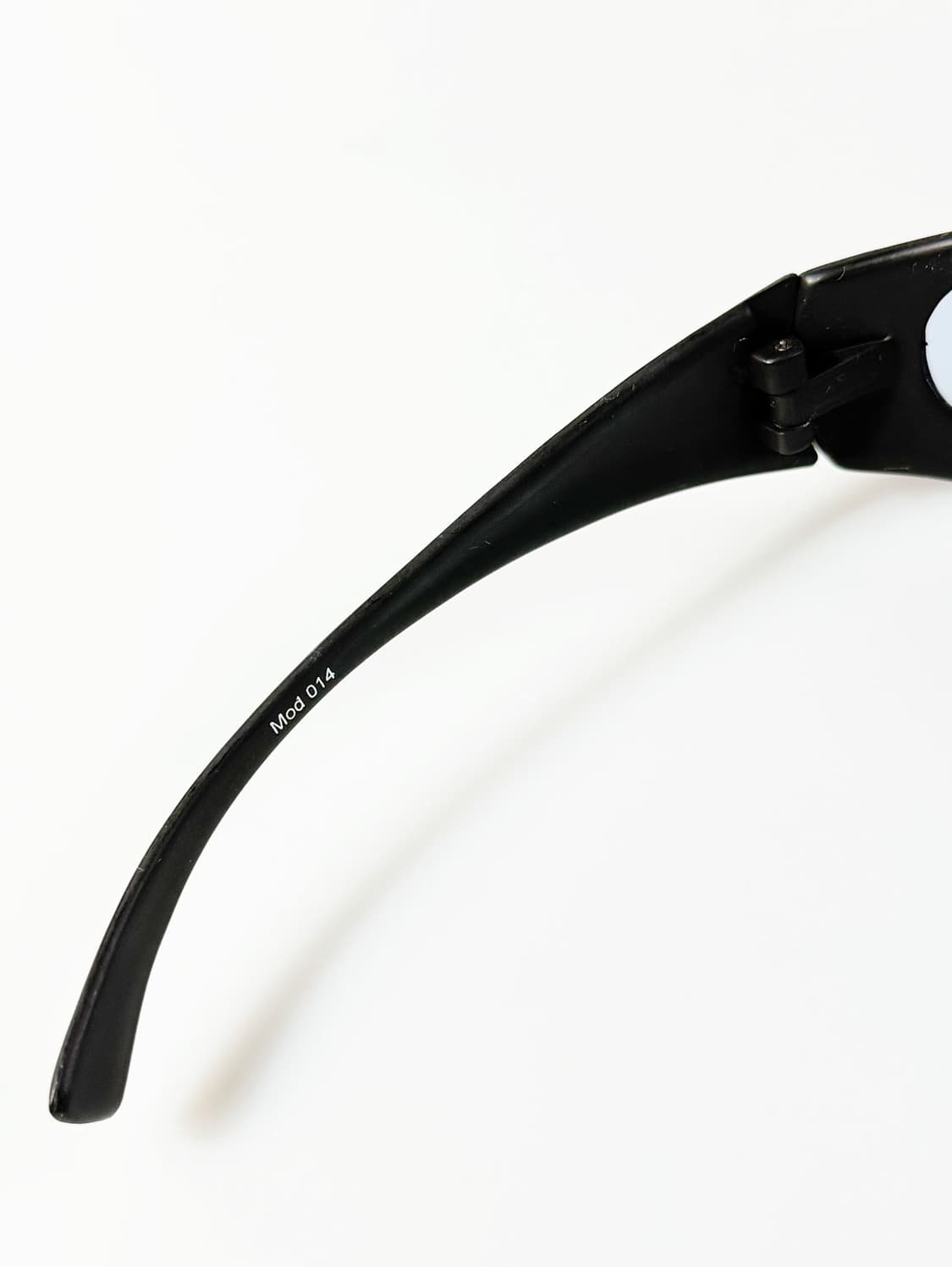 MI-2 맷블랙 랩어라운드 스포티 틴트 빈티지 선글라스 상품이미지7