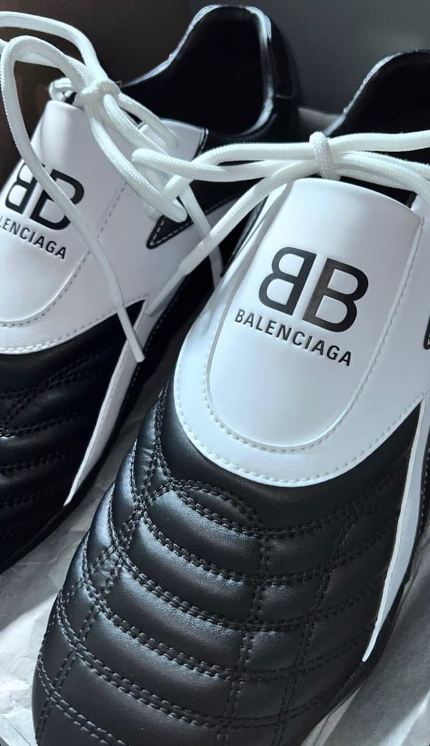 발렌시아가 젠 Zen 블랙 39,40 사이즈 구합니다.  상품이미지1