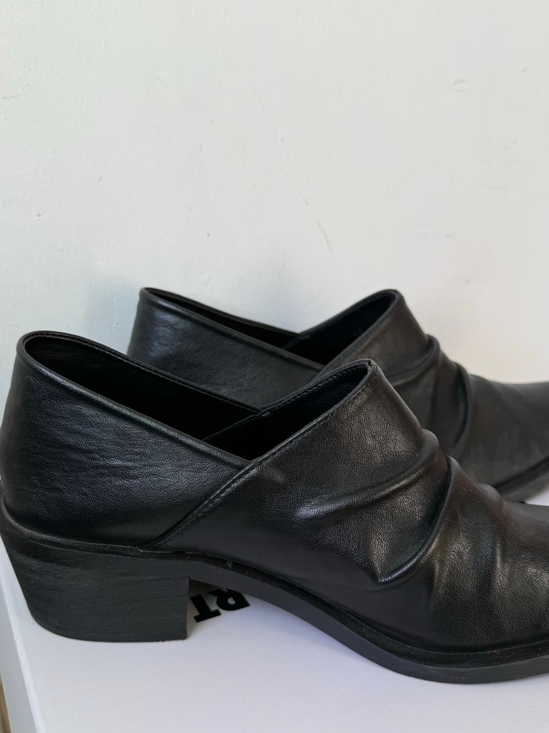 더에펠 클래식 셔링 소가죽 스틸레토 블로퍼 (레더 드레이핑 로퍼) 상품이미지2