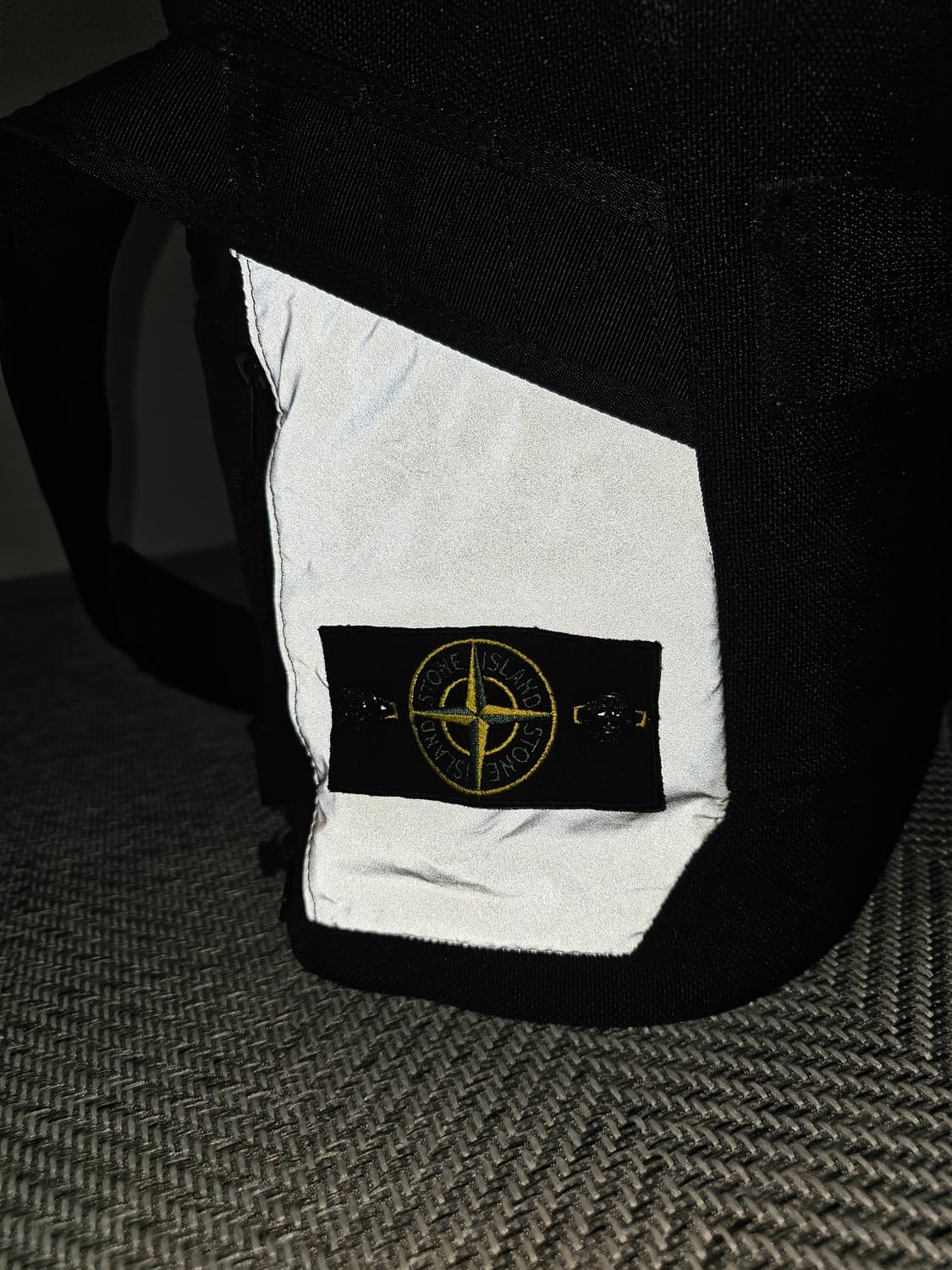 스톤아일랜드 리플렉티브 메신저백 상품이미지4