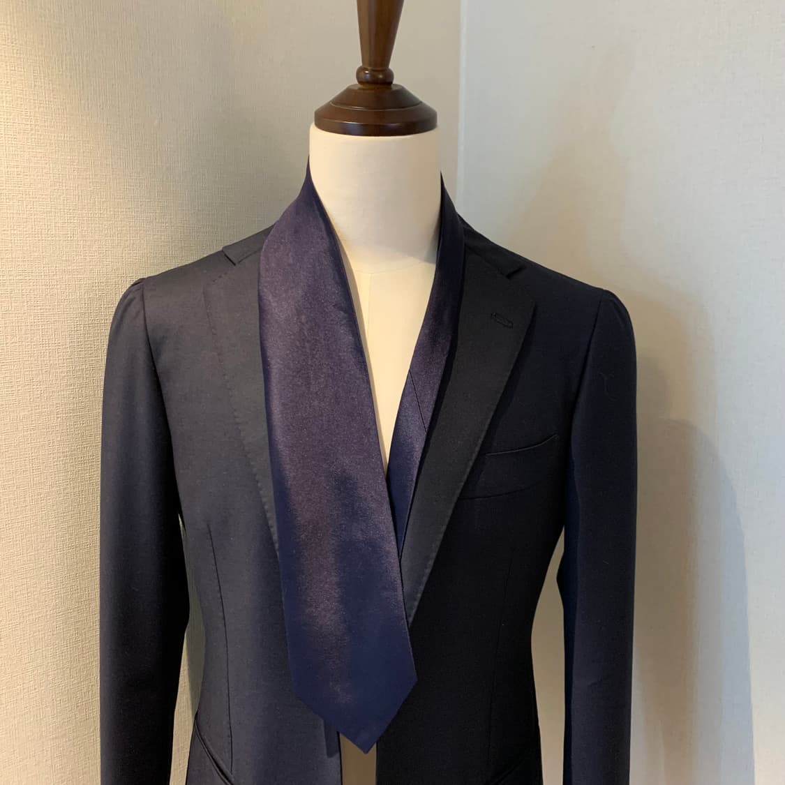 알마니(ARMANI) 네이비 단색 명품넥타이 100실크 클래식 결혼식룩 상품이미지1