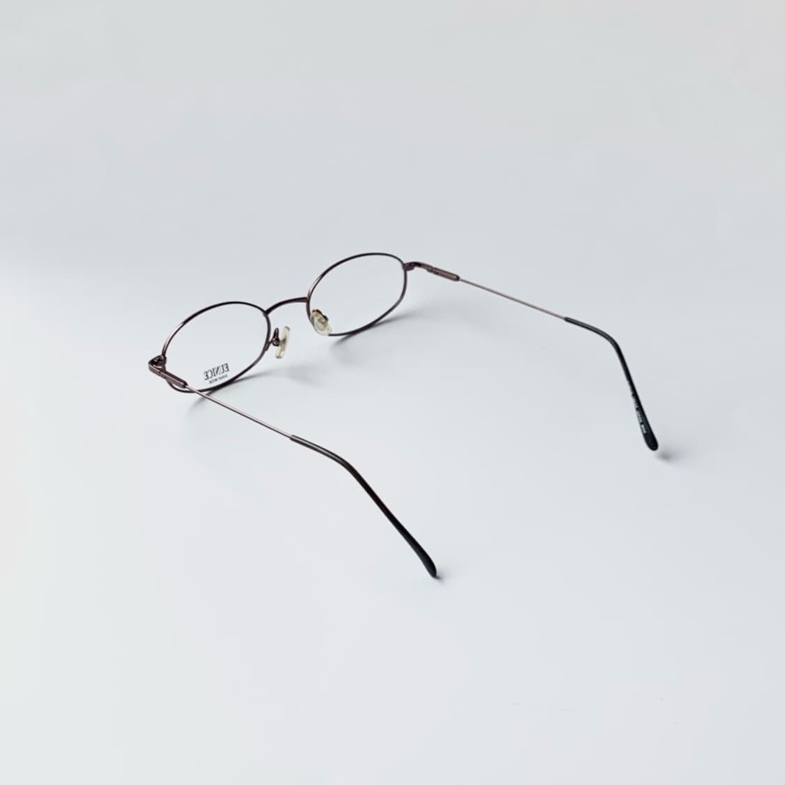 [픽키-698] 딥브라운 메탈 풀프레임 안경 슬림 오벌 미니멀 상품이미지3