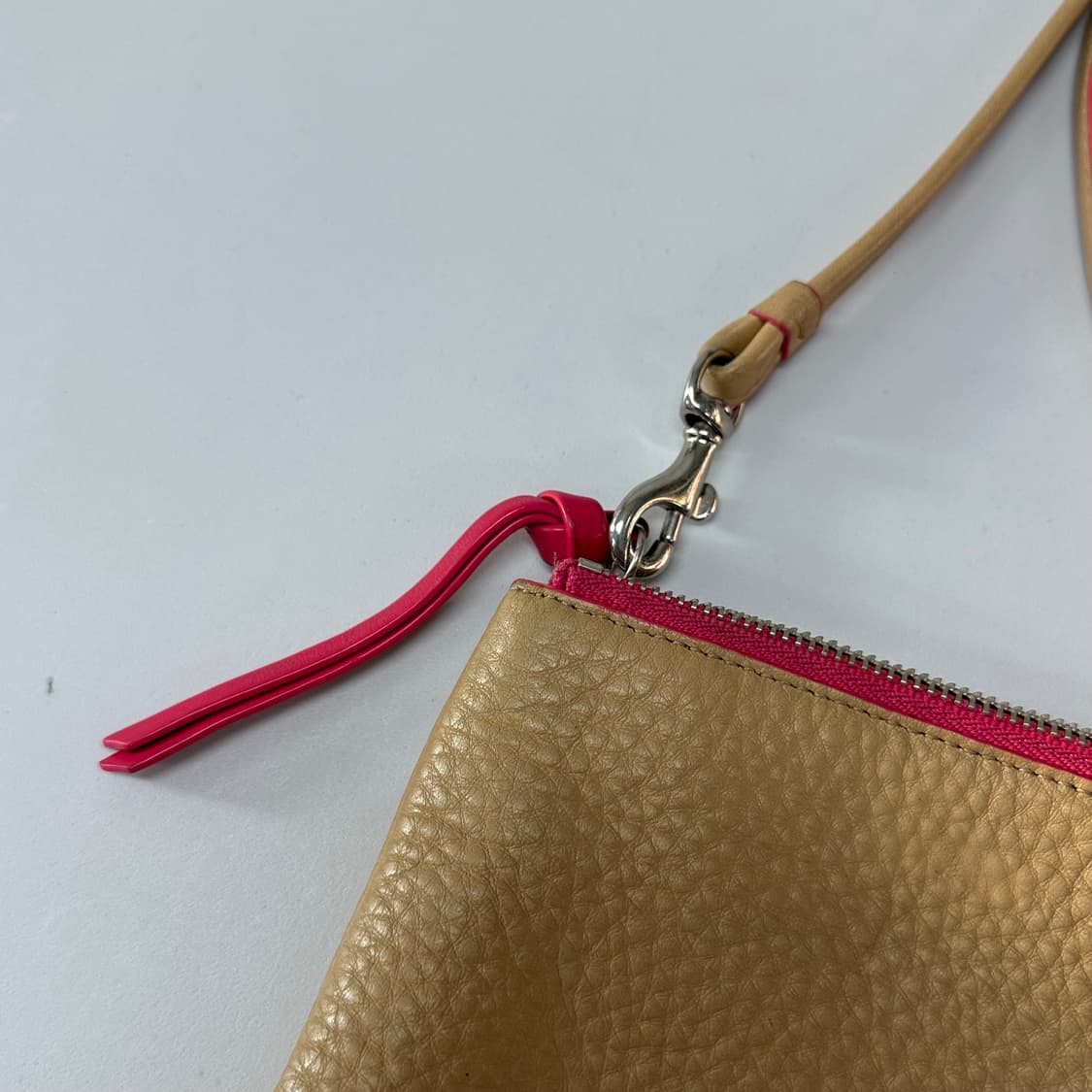 코치 파우치 크로스백 상품이미지5