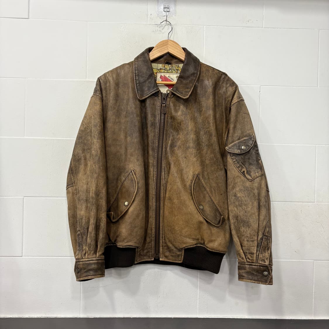 로보 빈티지 레더자켓 상품이미지1
