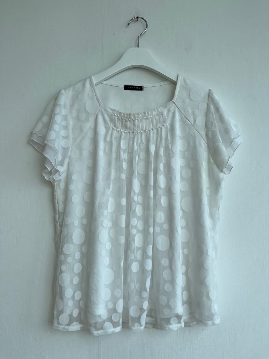 *SALE) VIVERE 화이트 도트 쉬폰 블라우스 상품이미지1