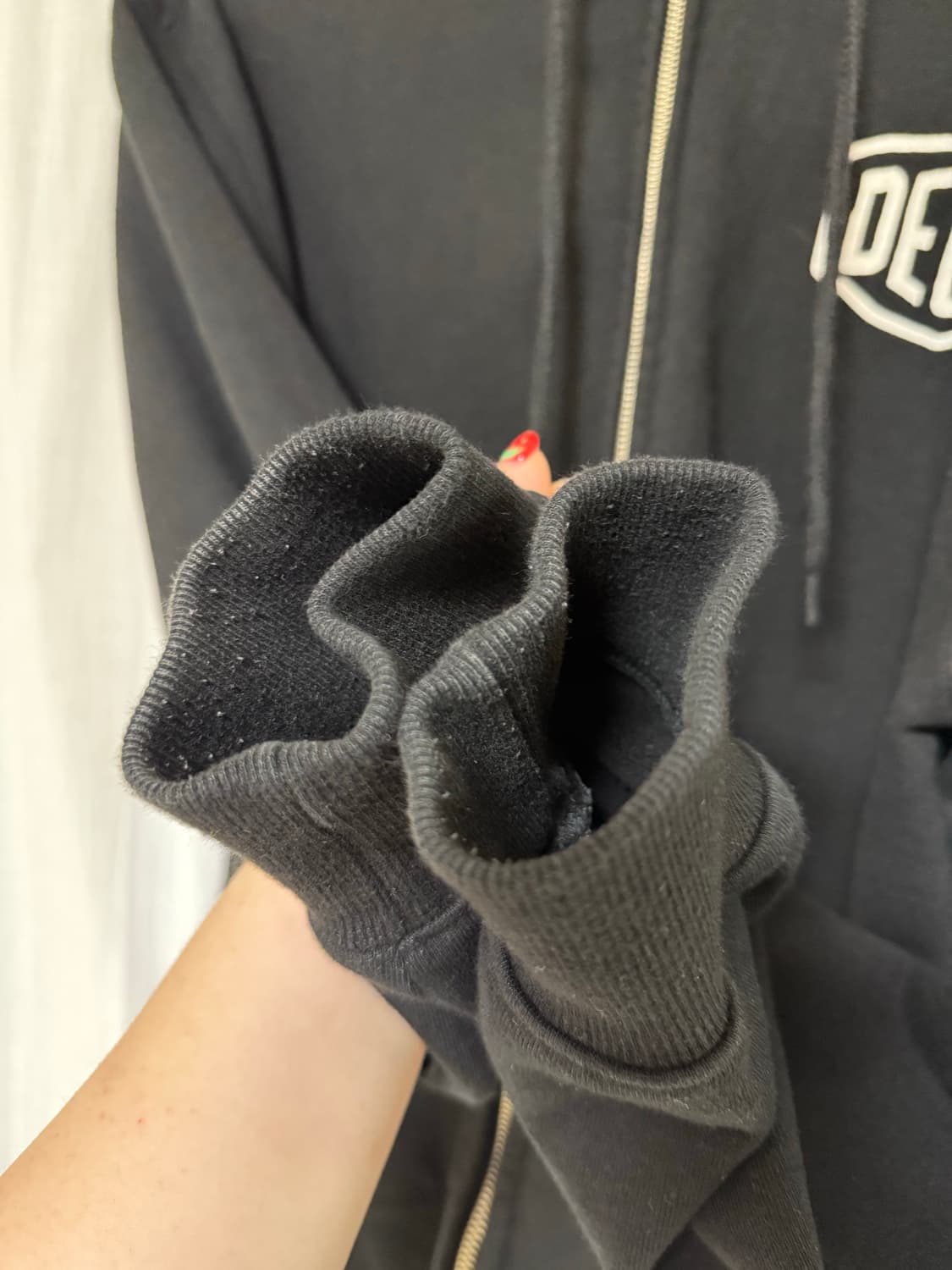 데우스 엑스 마키나 후드집업 블랙 상품이미지3