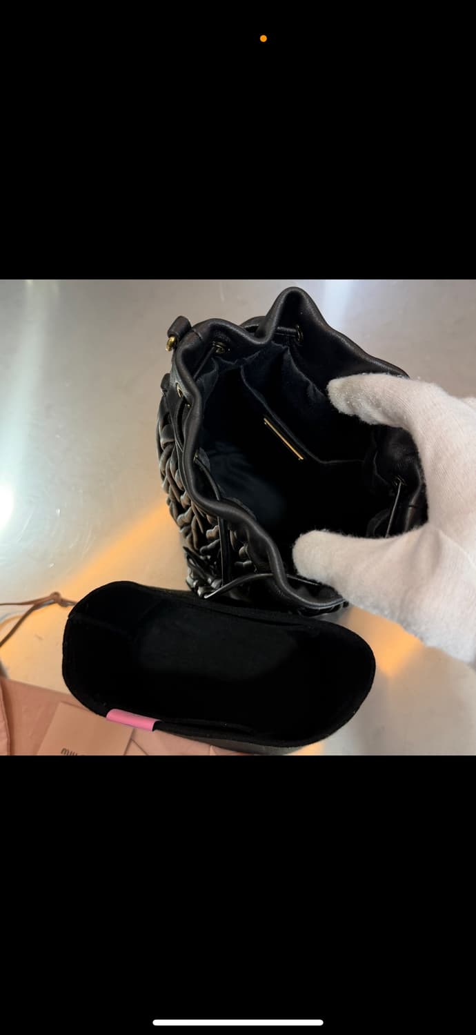 [리오브전포점] 미우미우 마테라쎄 레더 금장 버킷백  상품이미지4