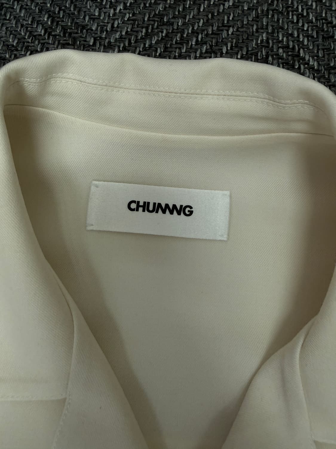 CHUNNNG(청) 반팔 셔츠 아이보리컬러 남자 L사이즈 상품이미지3