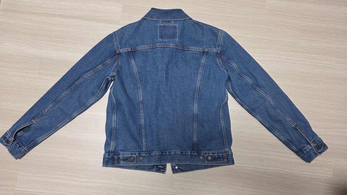 리바이스 3세대 데님트러커(청자켓) m사이즈 판매합니다 상품이미지3