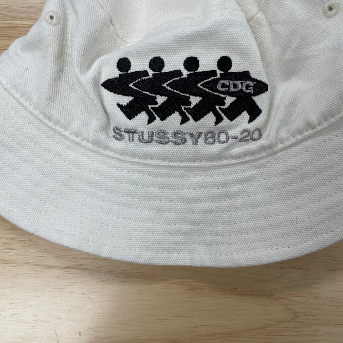 스투시 꼼데가르송 화이트 버킷햇 S 상품이미지3