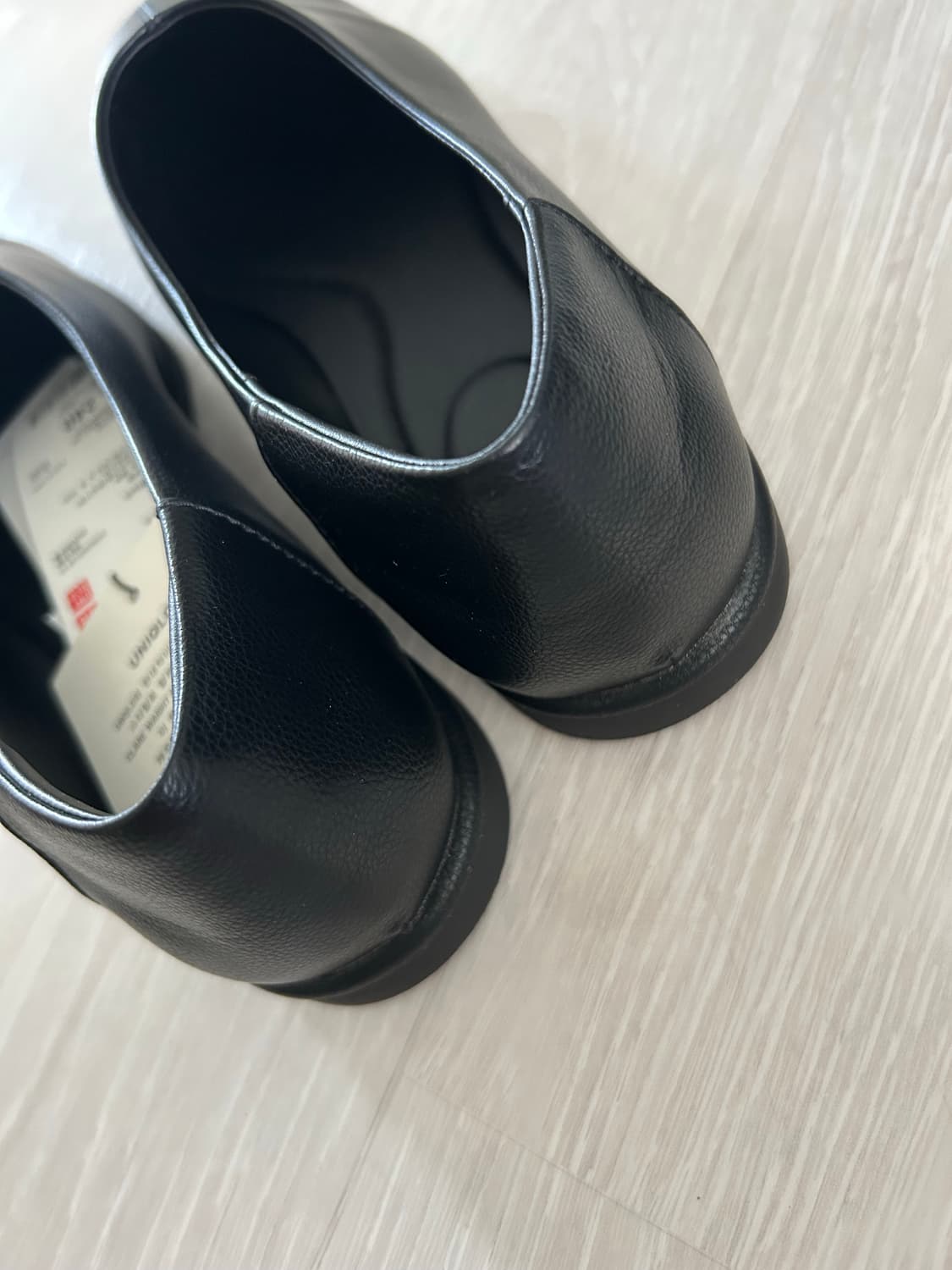 유니클로 스퀘어 플랫슈즈 블랙 240 상품이미지3