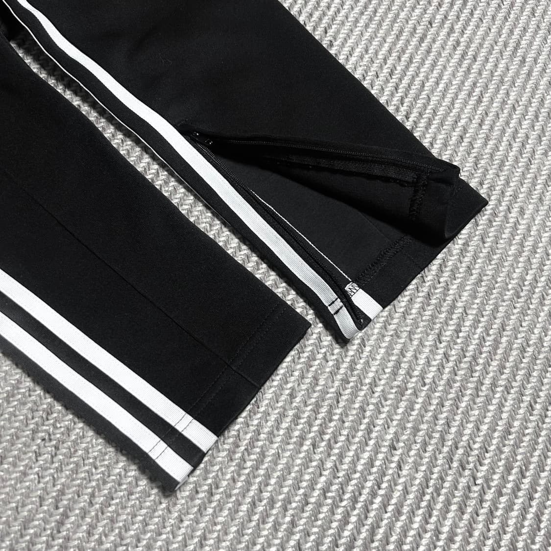 [XS] adidas 아디다스 우먼즈 검/흰 트레이닝 팬츠 상품이미지3