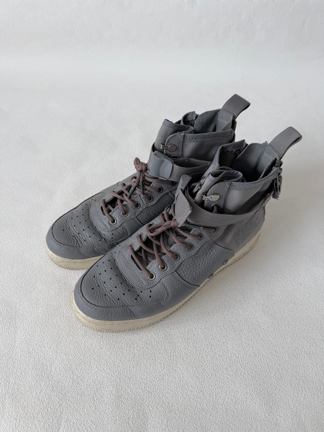 [280]나이키(NIKE) SF AF1 미드 다크그레이 포스하이 상품이미지3