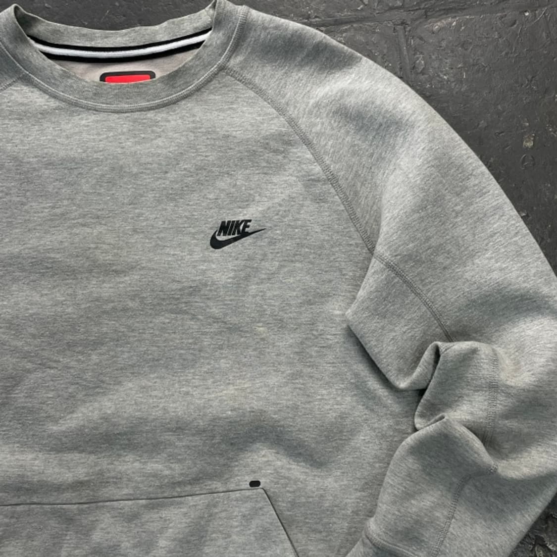 100 나이키 테크팩 맨투맨 상품이미지2