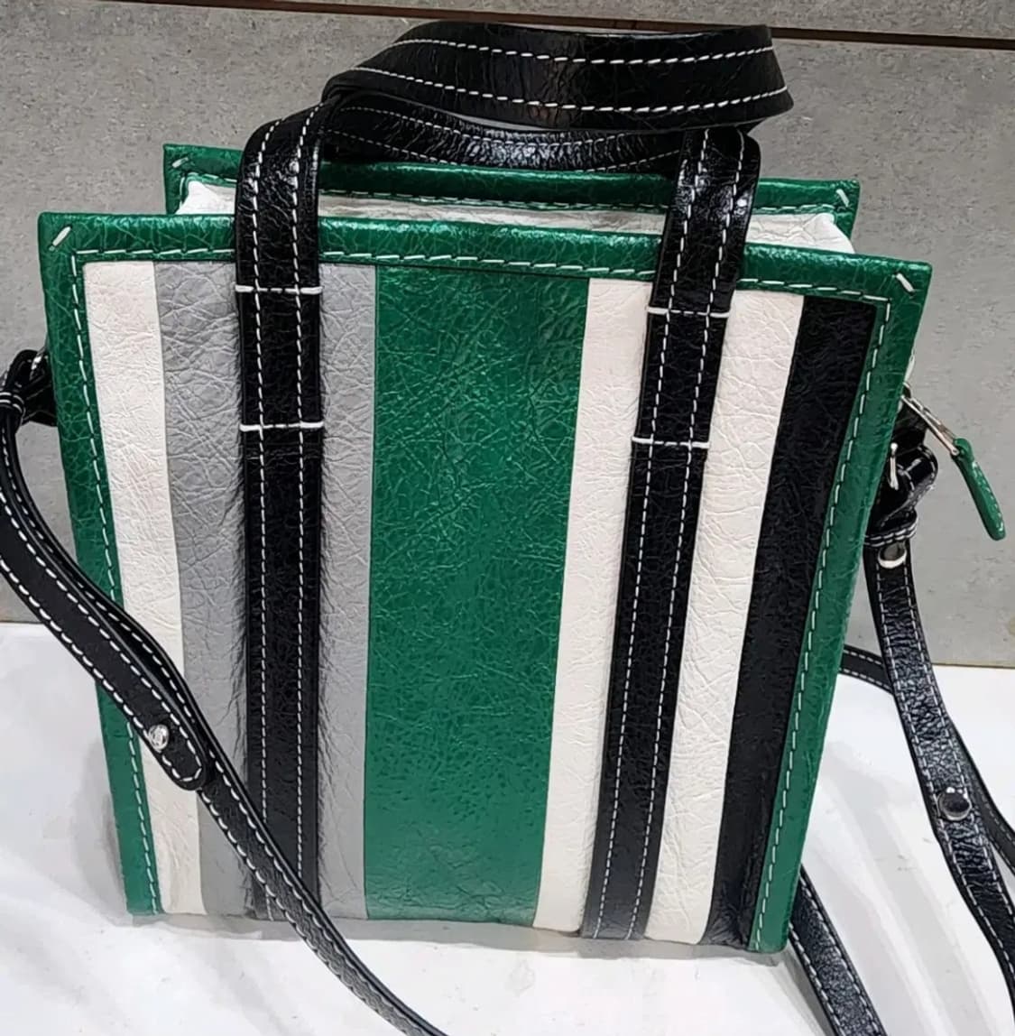 발렌시아가 바자 토트백 상품이미지2