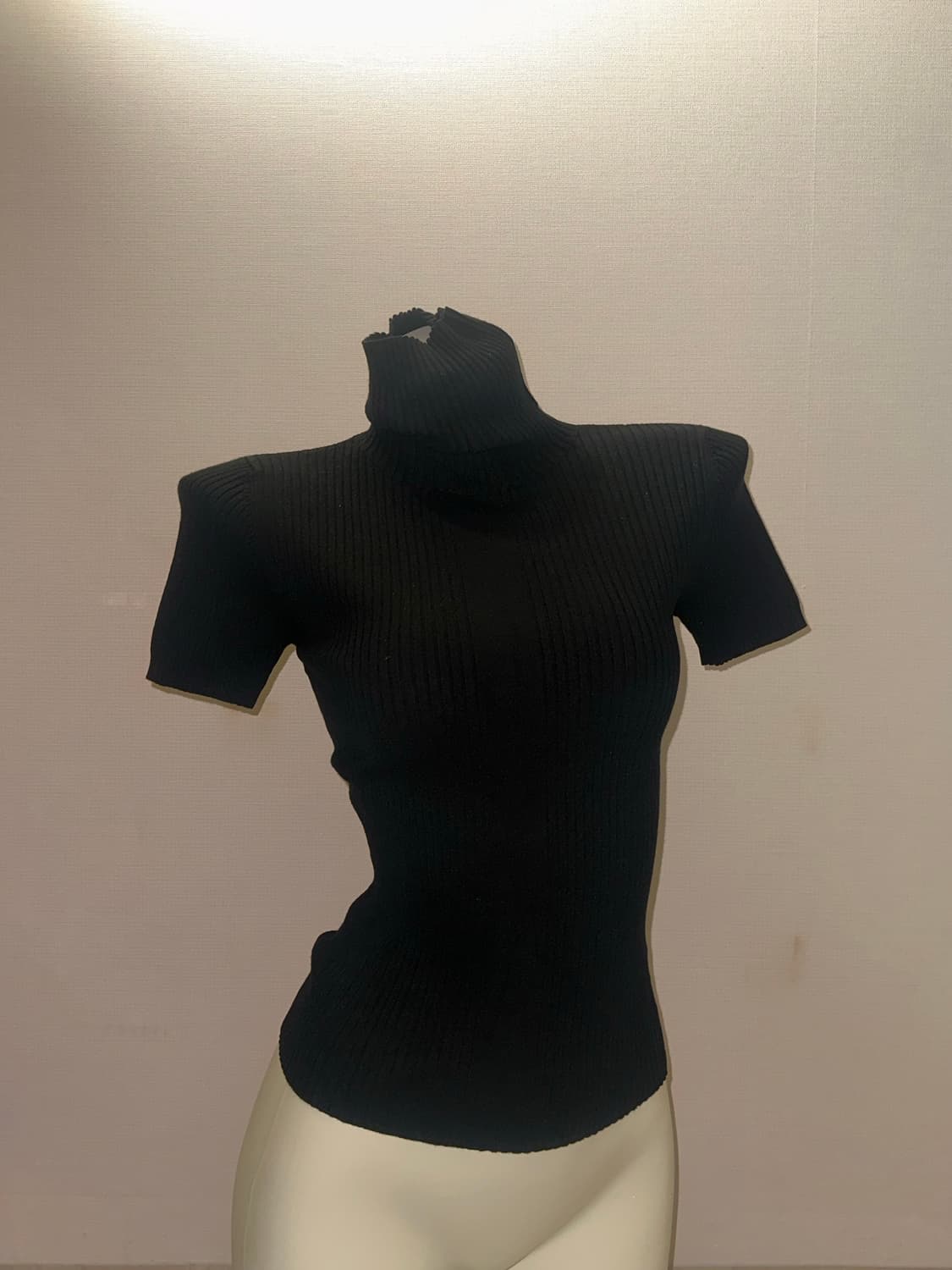 빈티지 블랙 폴라 골지 반팔 슬림핏 니트 상품이미지4