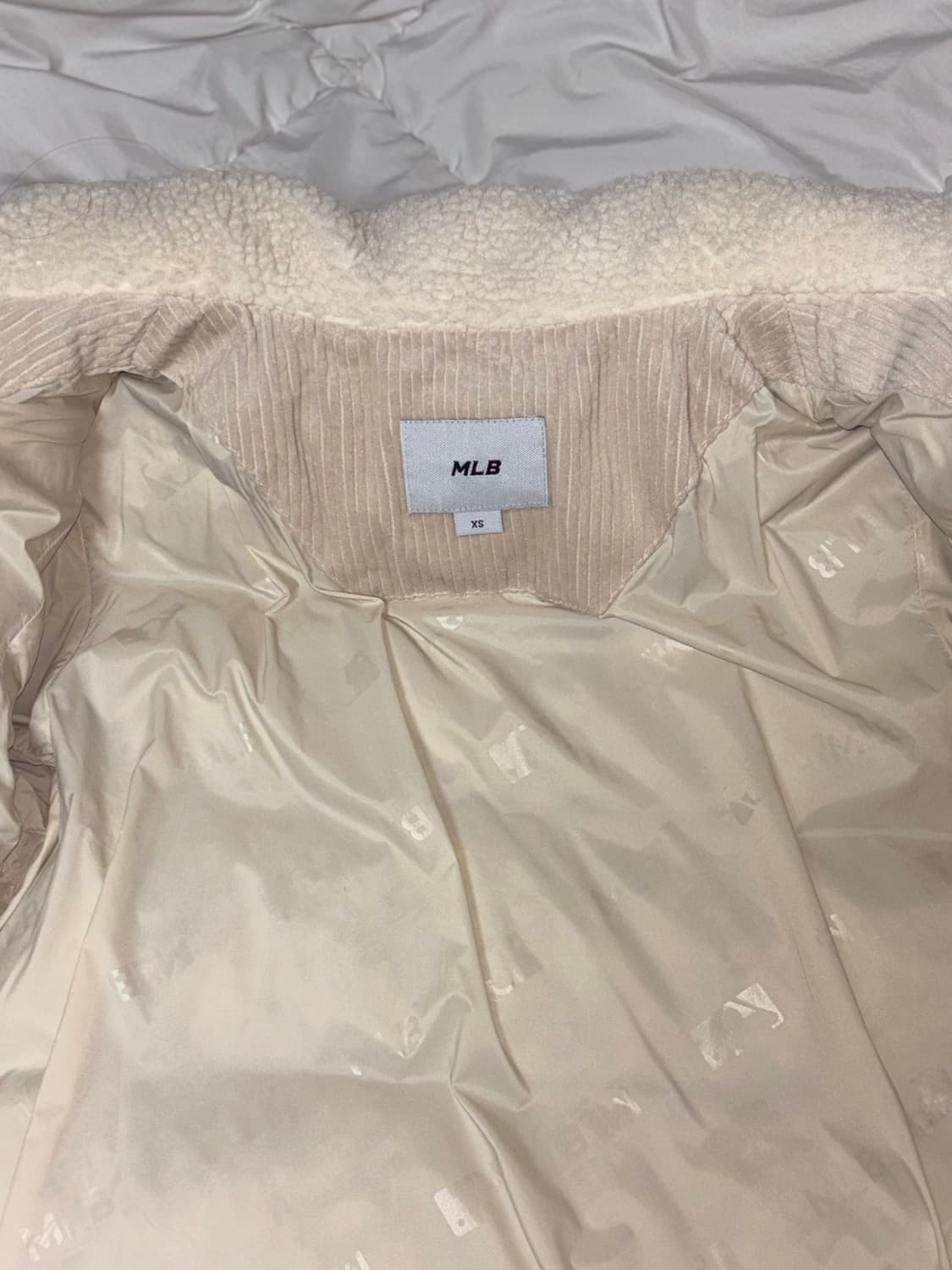 MLB 베이지 코듀로이 숏패딩  상품이미지6