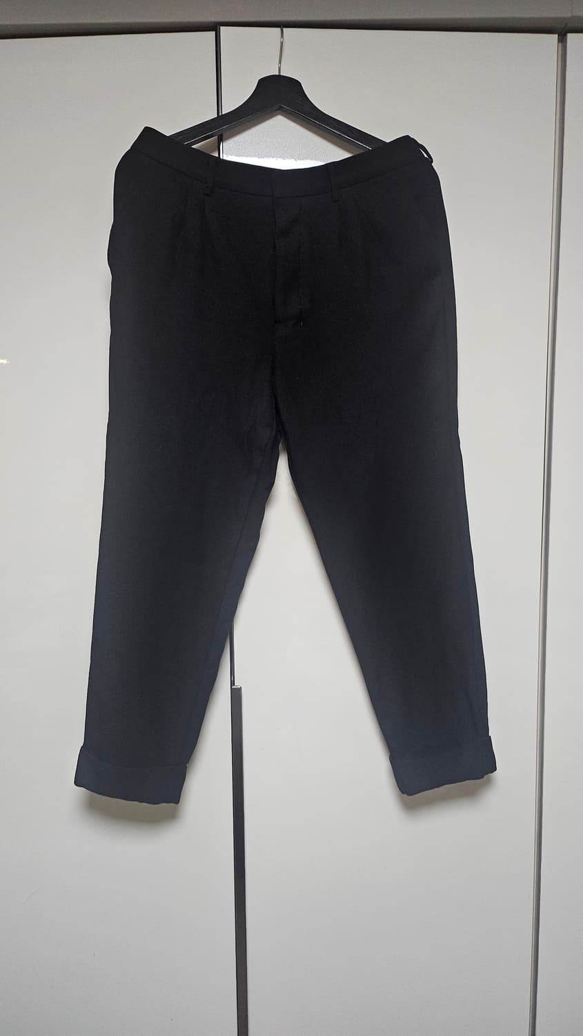 AMI PARIS 블랙 턴업 슬랙스 40 (국내 정식) 상품이미지1