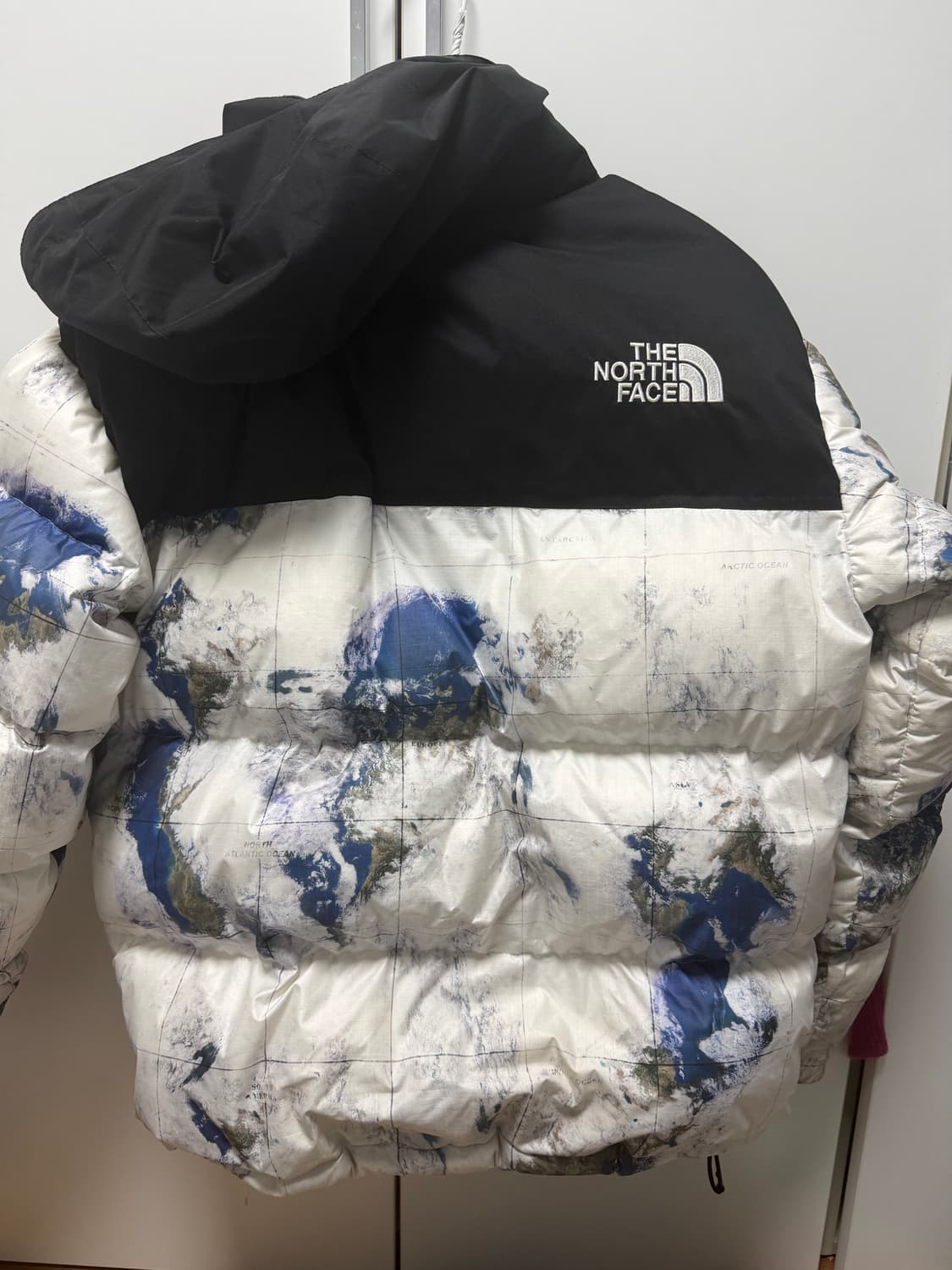 노스페이스 눕시 지구패딩 상품이미지2