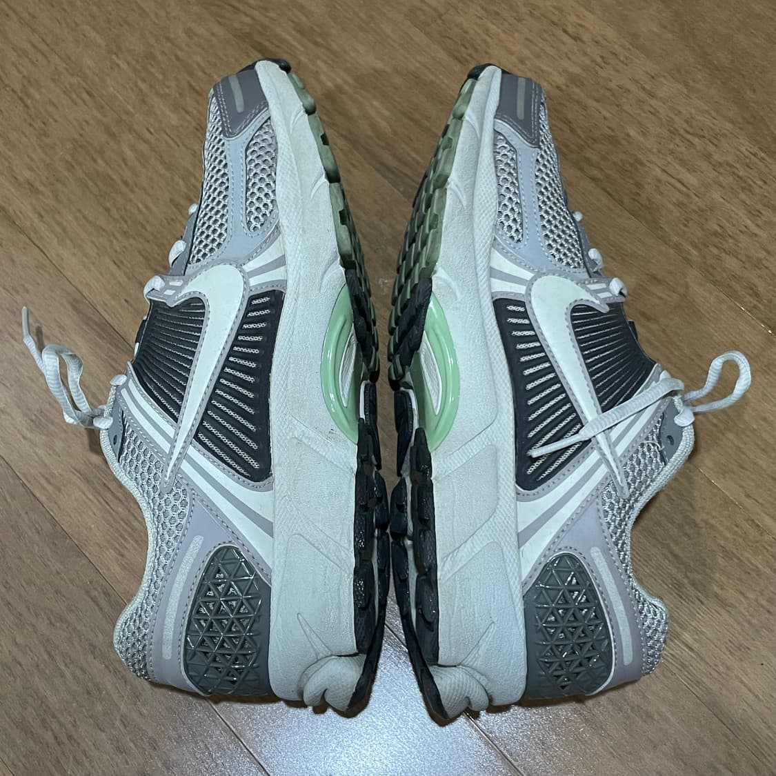 나이키 줌 보메로 5 코블스톤 앤 플랫 퓨터 275 상품이미지6