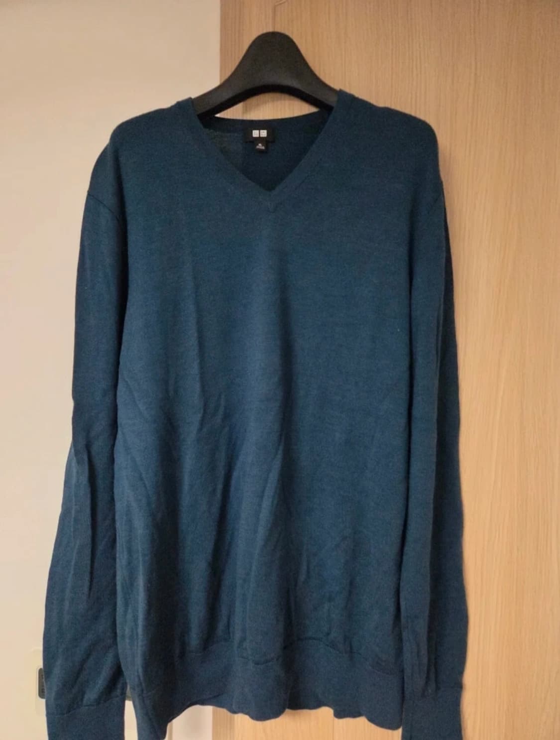 유니클로 V넥 니트 청록색  XL 상품이미지1