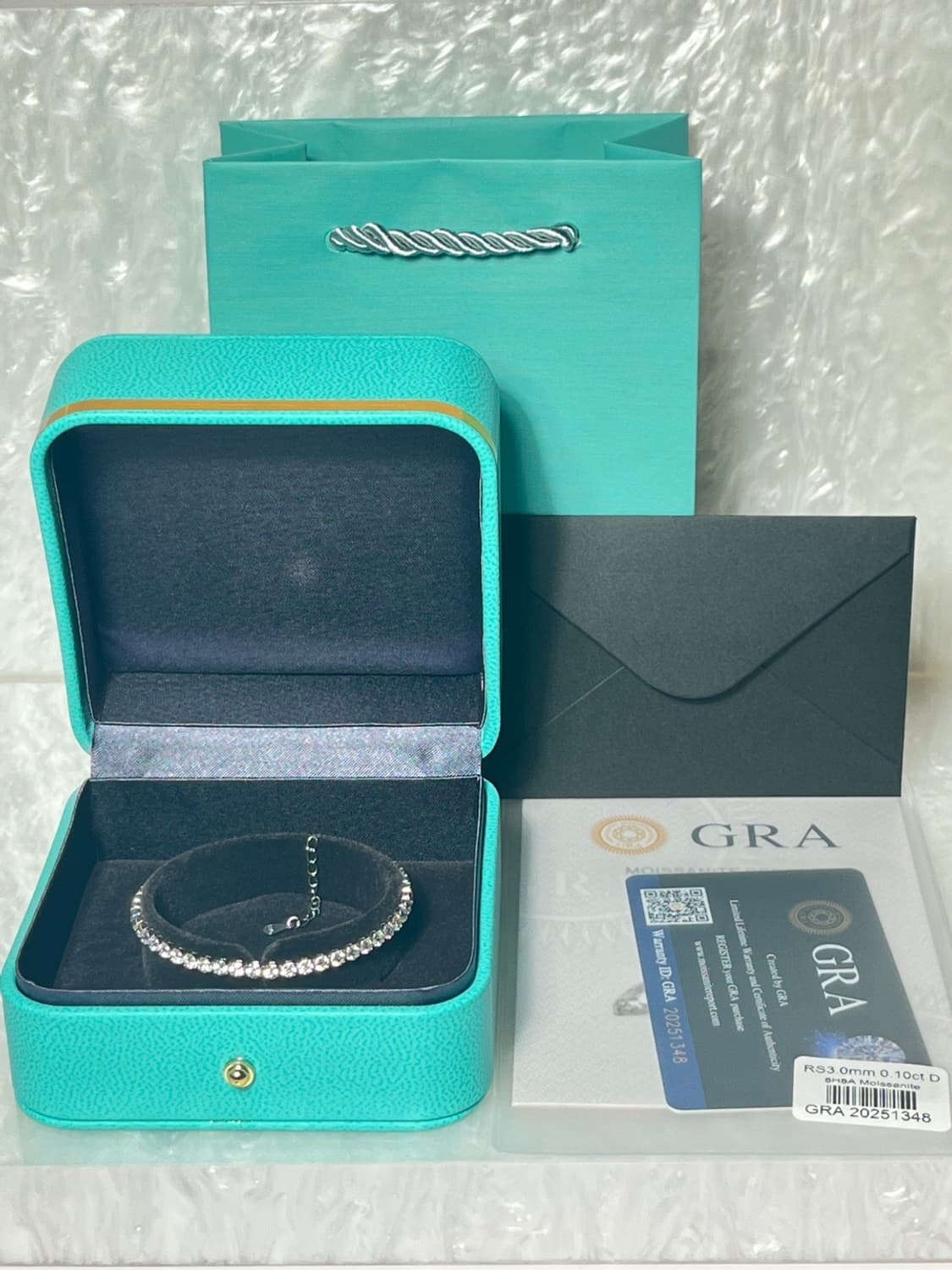 *새상품* 모이사나이트 4프롱 18k 화이트골드 테니스 은팔찌 상품이미지1