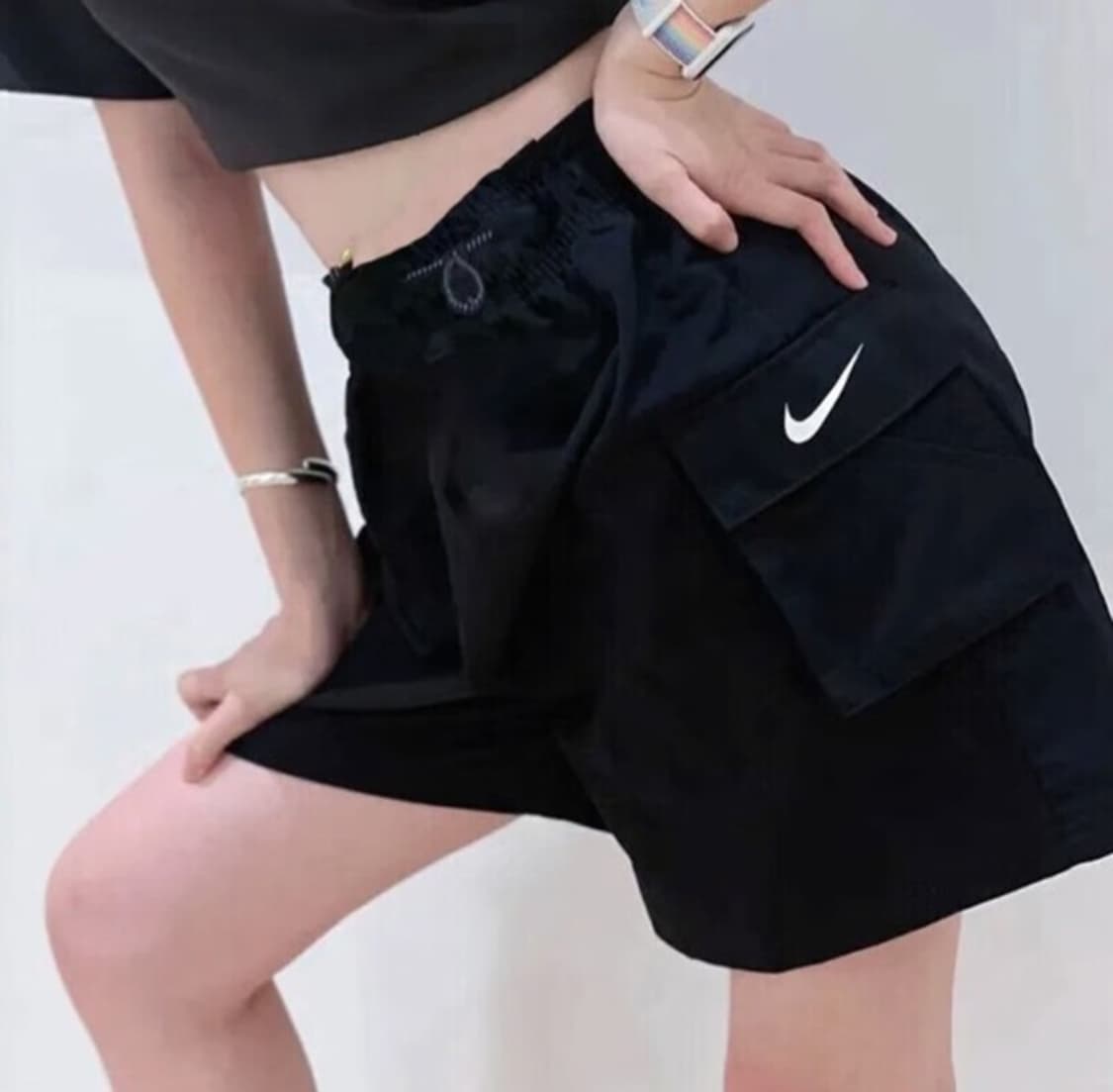 나이키 블랙 하이라이즈 우븐 카고 쇼츠 상품이미지1