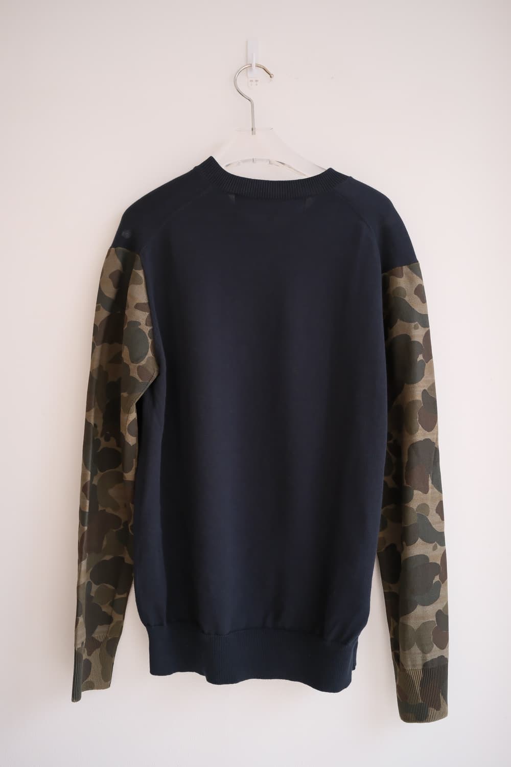 Camo pattern v-neck knit top 상품이미지6