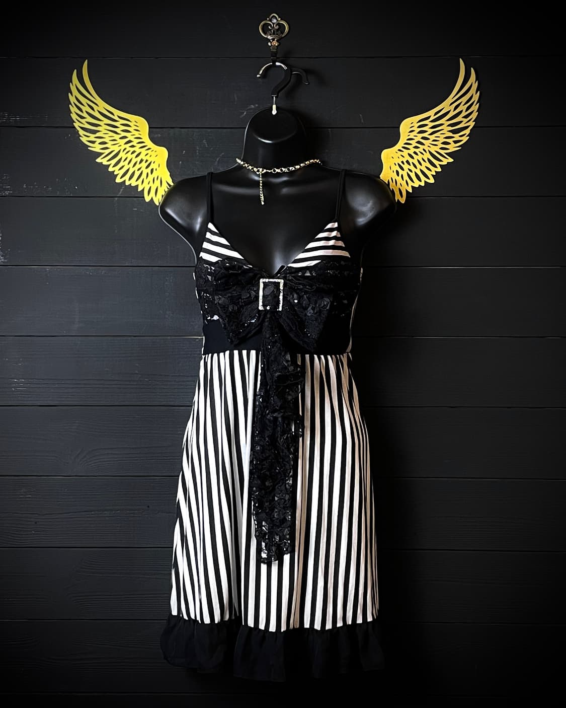 BODY JEINE 바디 제인 갸루 스트라이프 줄무늬 큐빅 리본 원피스 상품이미지1