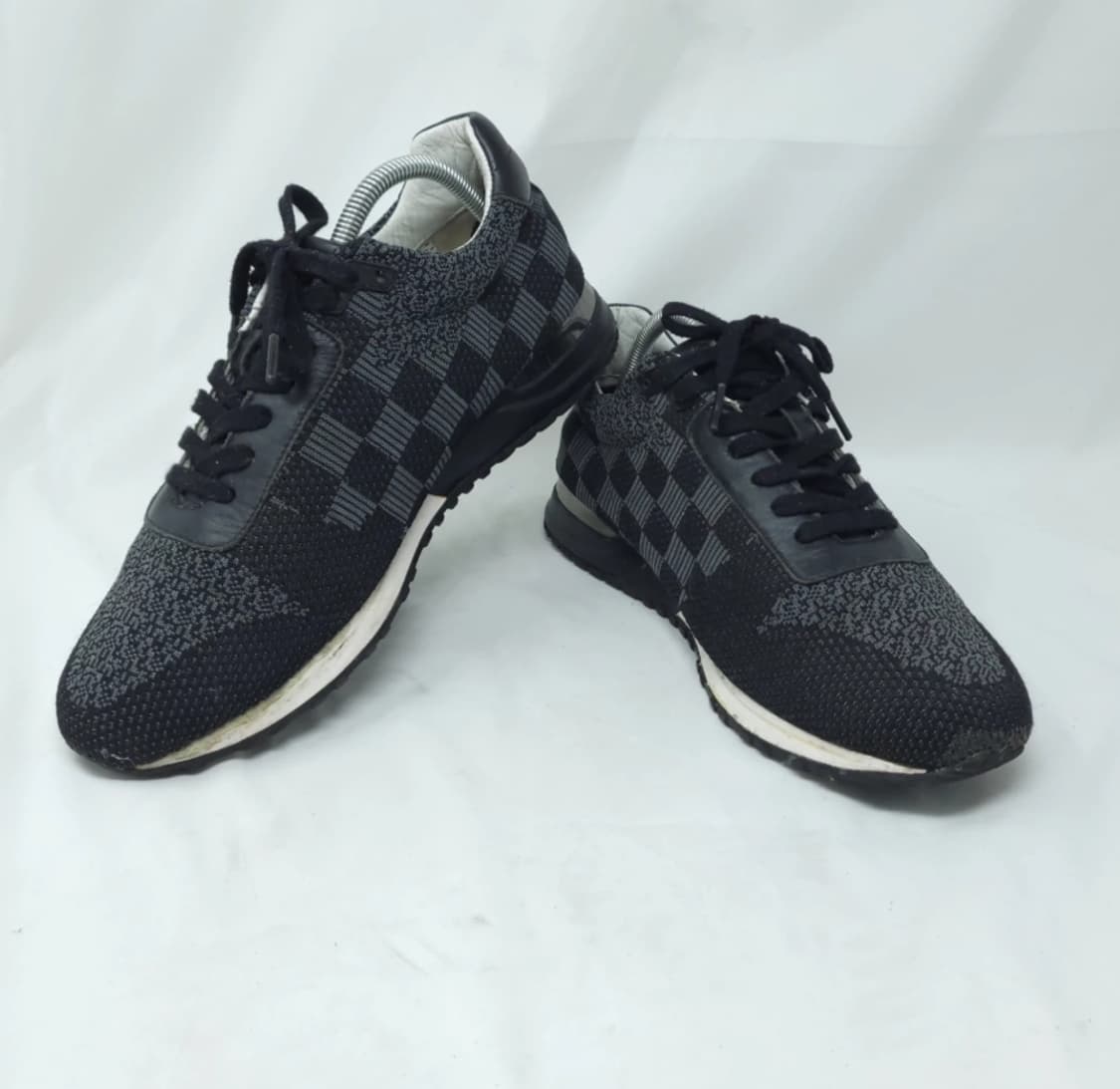 루이비통 남성 스니커즈 블랙/회색 43사이즈 상품이미지2