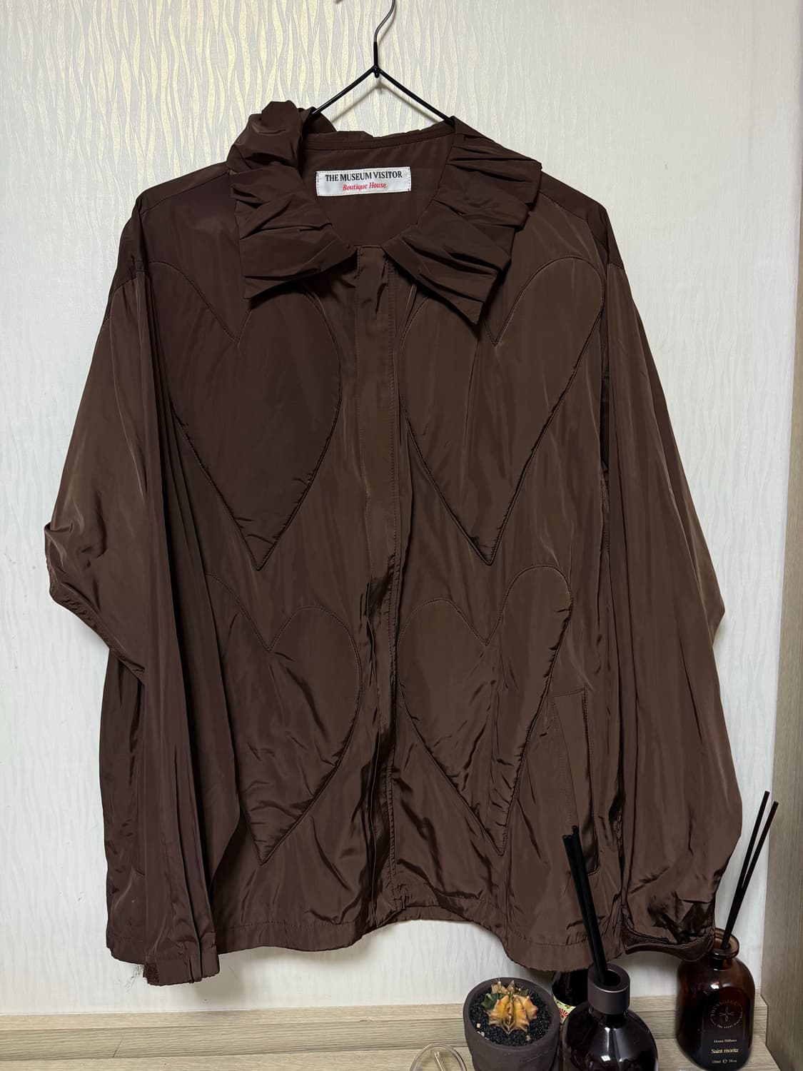 더뮤지엄비지터 하트엠보스트자켓 상품이미지1