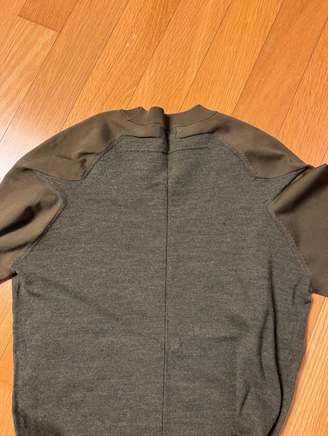 지방시 별무늬 절개디테일 니트 상품이미지2