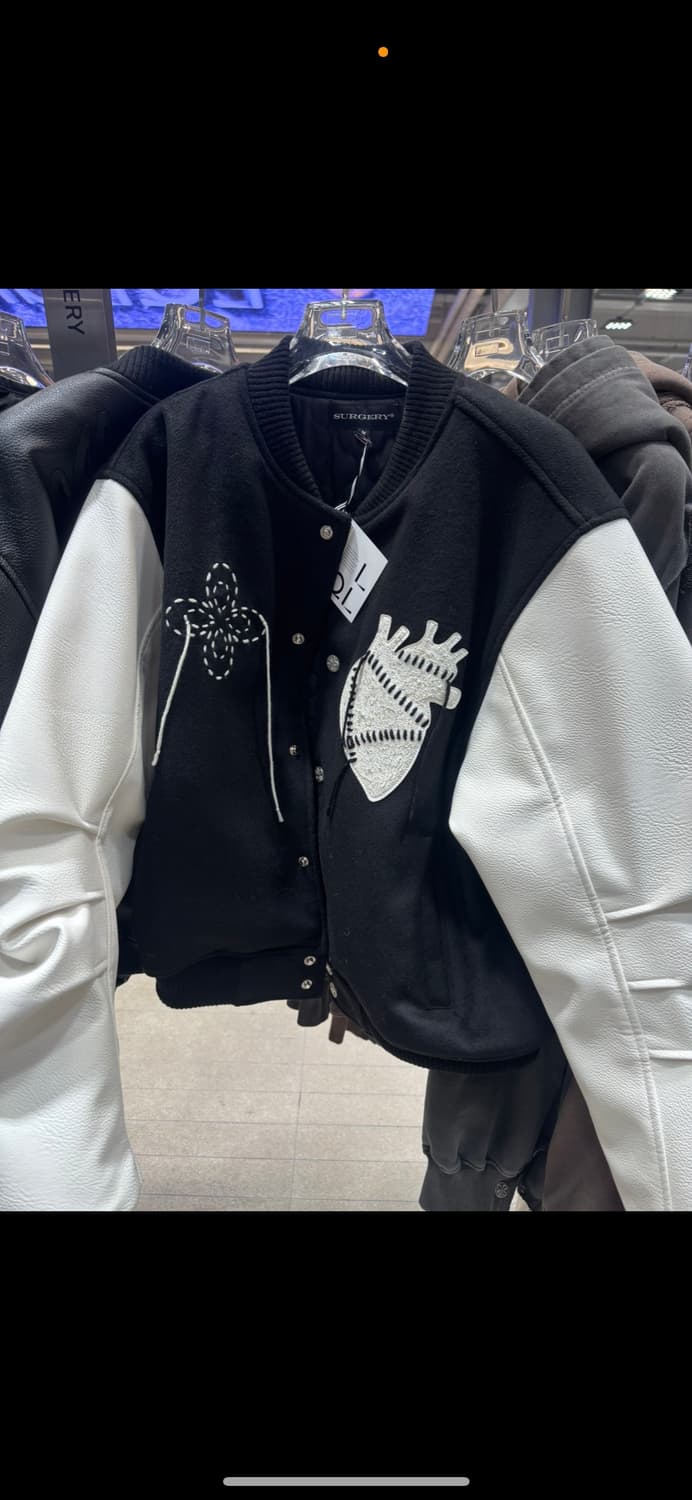 써저리 바시티 자켓 구합니다! 상품이미지1