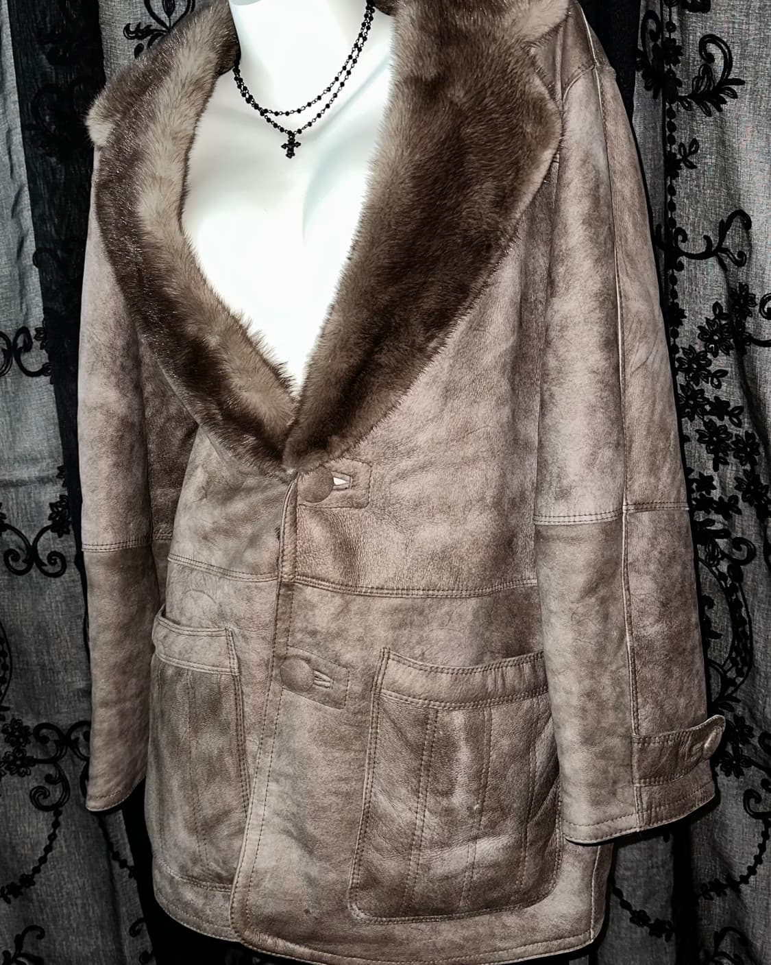 Ash brown washed sheepskin Mustang 상품이미지3