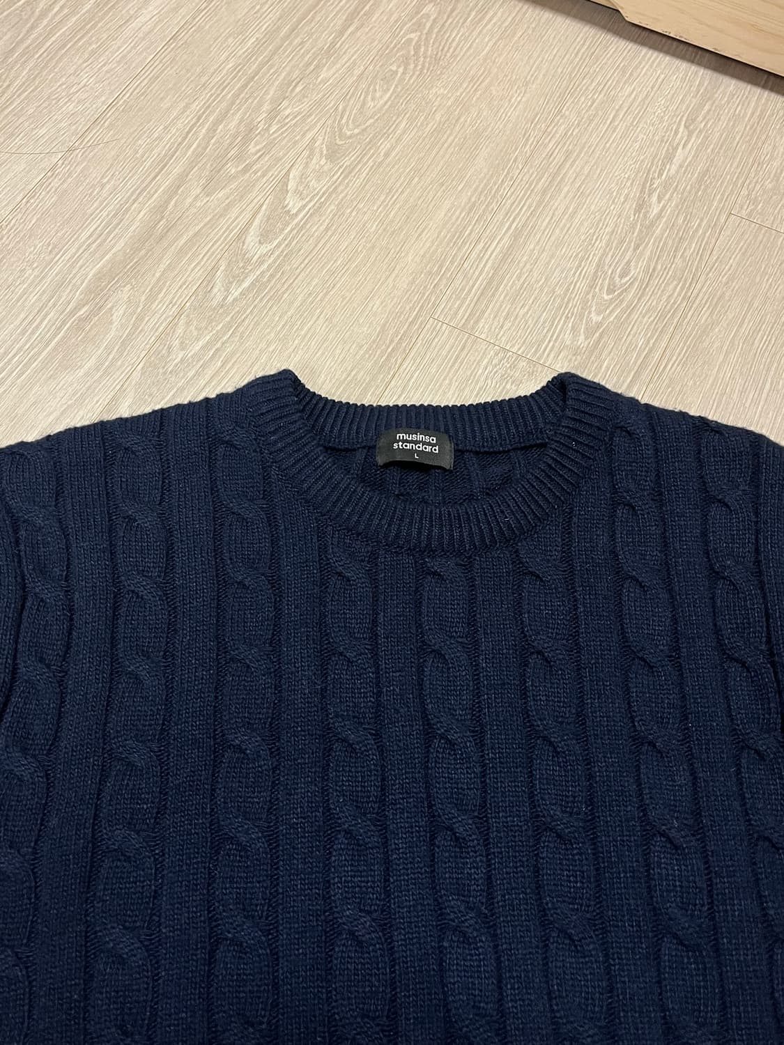 (실착3회) 무신사 스탠다드 울 캐시미어 케이블 크루 넥 니트 상품이미지4