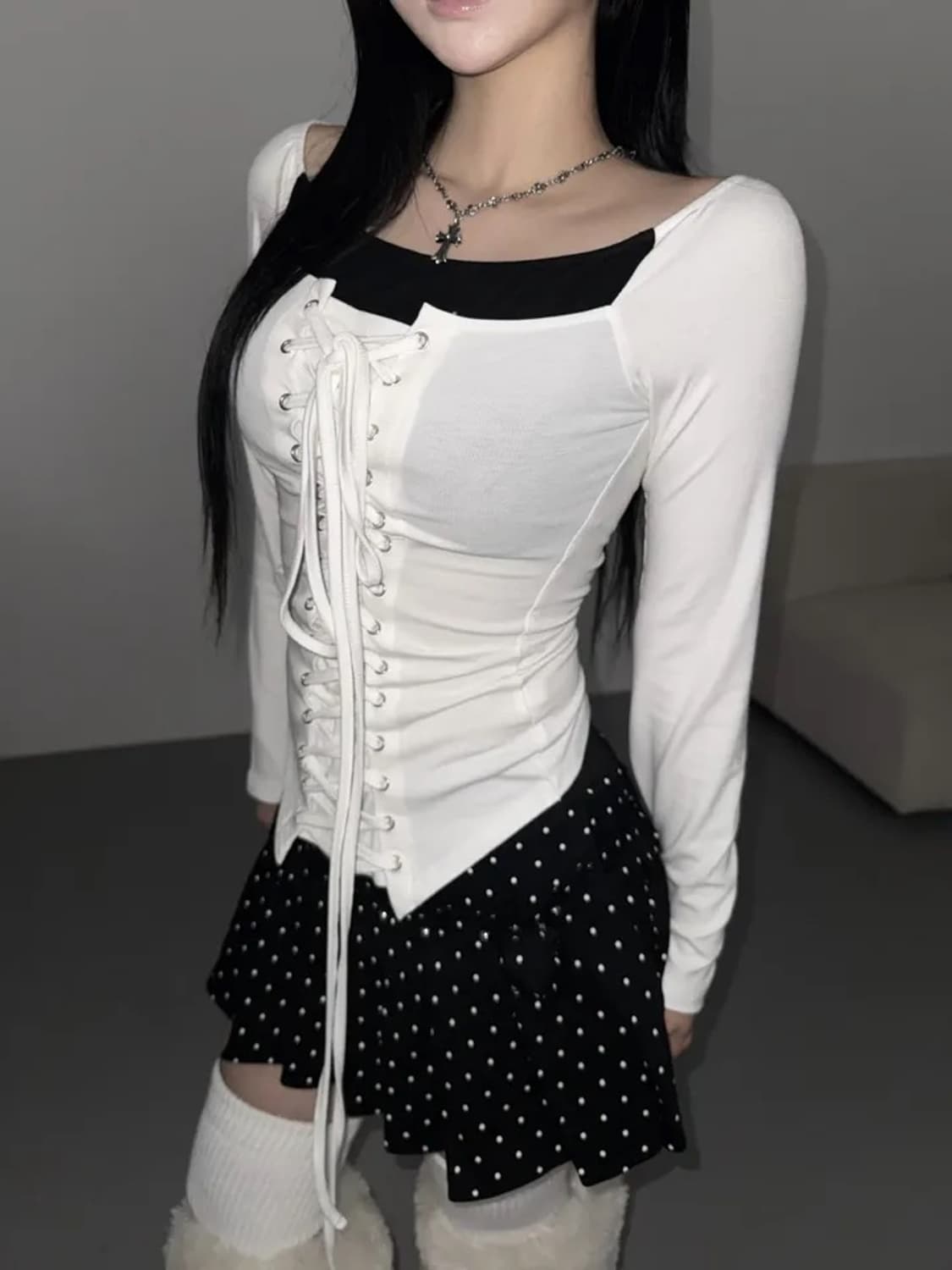 발레코어 오프숄더 티셔츠 시즈니룩 에이블리 상품이미지1