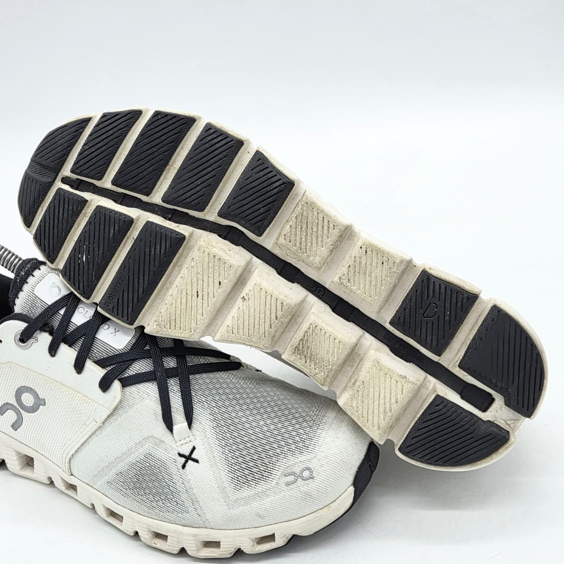 온 러닝 클라우드 X 3 아이보리 블랙 (260) 상품이미지3
