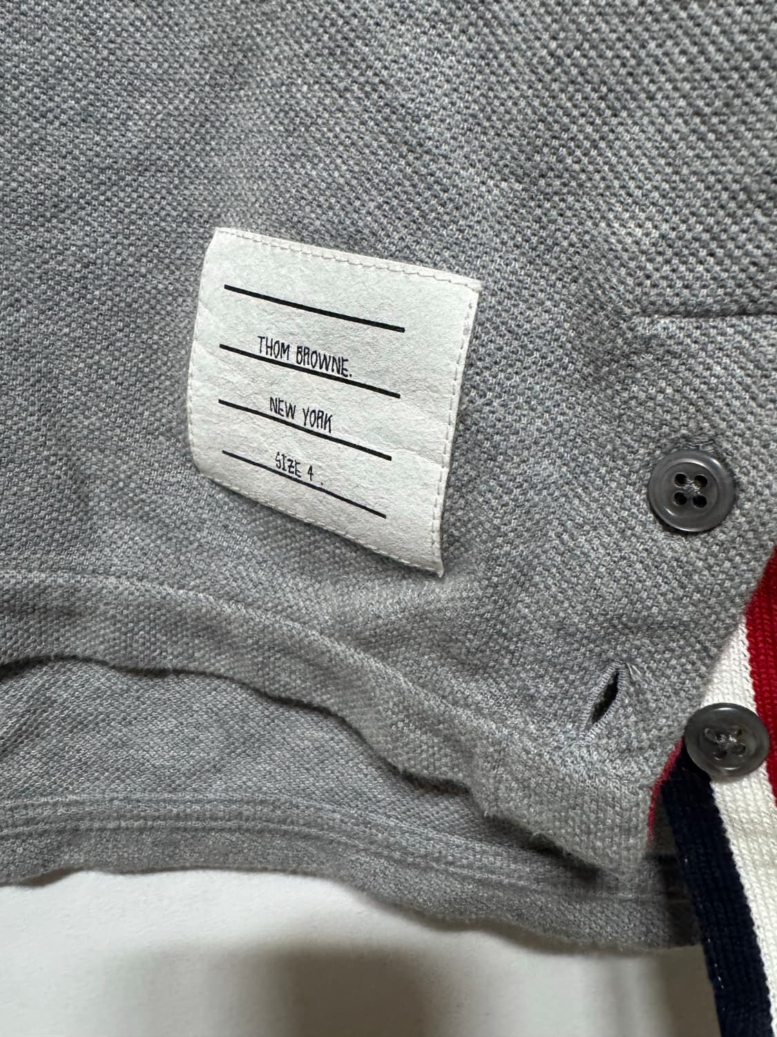 4 톰브라운 백삼선 반팔키 상품이미지3