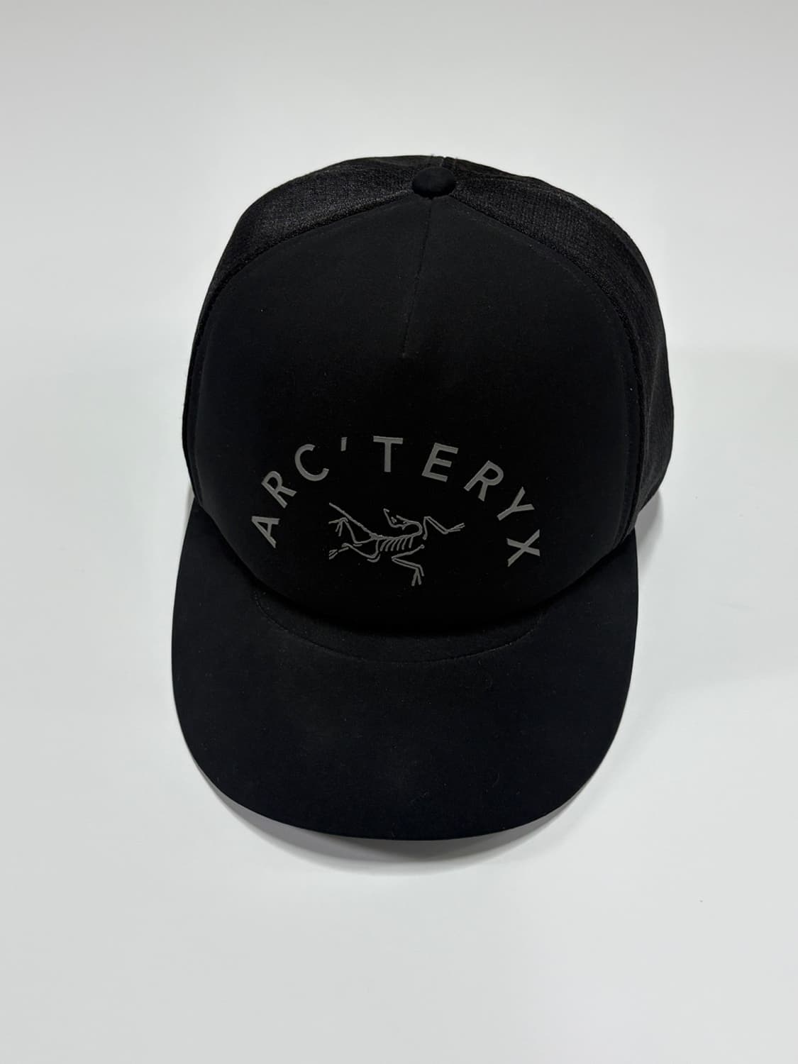 아크테릭스 (ARC’TERYX) 트러커 커브 캡 상품이미지1