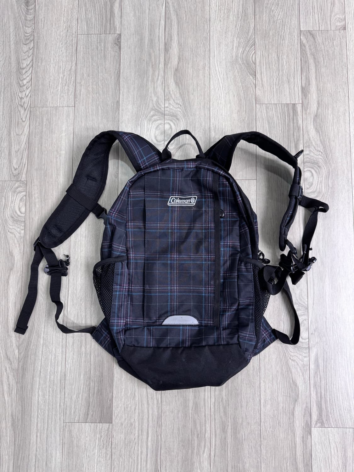 콜맨 타탄체크 백팩 블랙 상품이미지1