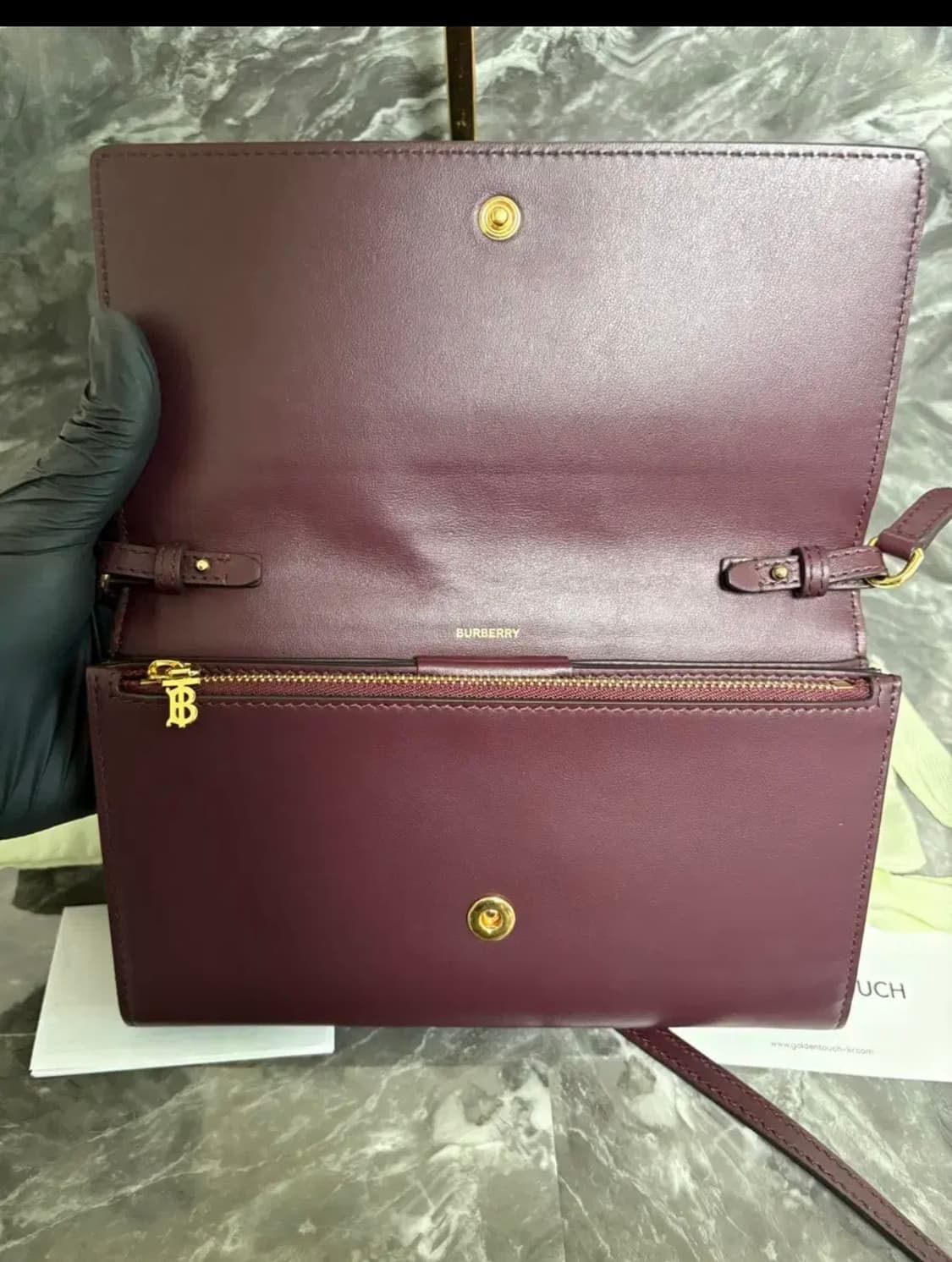 버버리 로에 woc 크로스백 버건디 상품이미지5