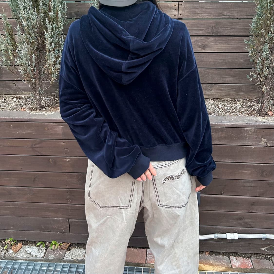 스투시 벨벳 크롭 후드 상품이미지3
