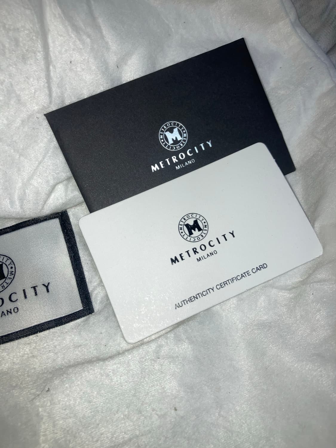 메트로시티 블랙 크로스백 겸 토트백 카메라백(쇼핑백 제외 풀박스) 상품이미지9