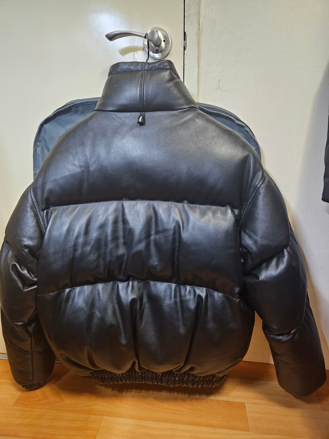 XL) 디아프바인 DV.LOT 696 램스킨 아머 덕다운 패딩 양가죽 상품이미지2