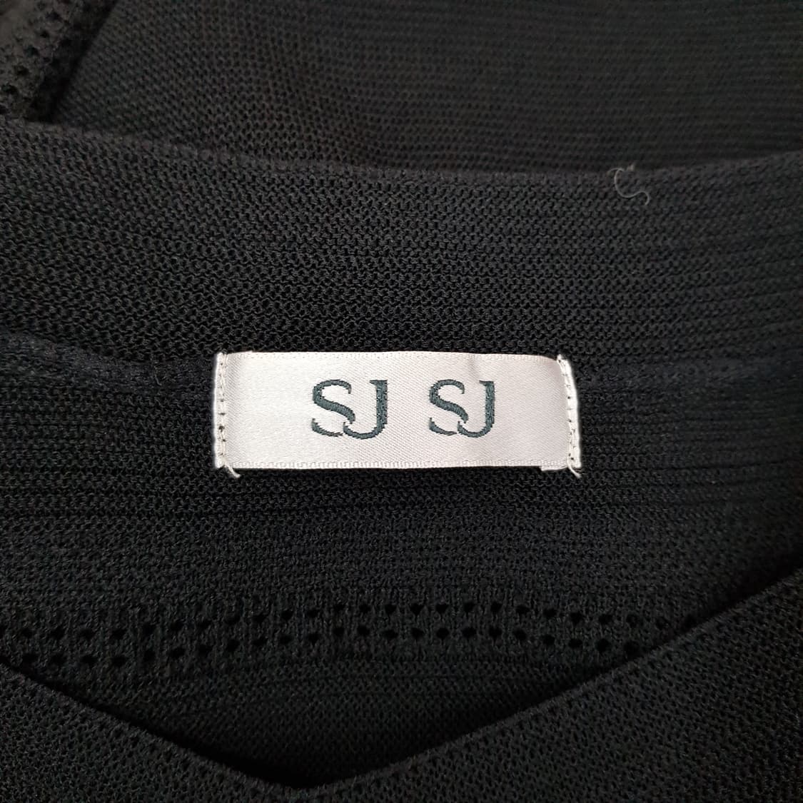 한섬 sjsj 2022 펀칭 조직 반팔 브이넥 니트 F사이즈 상품이미지5