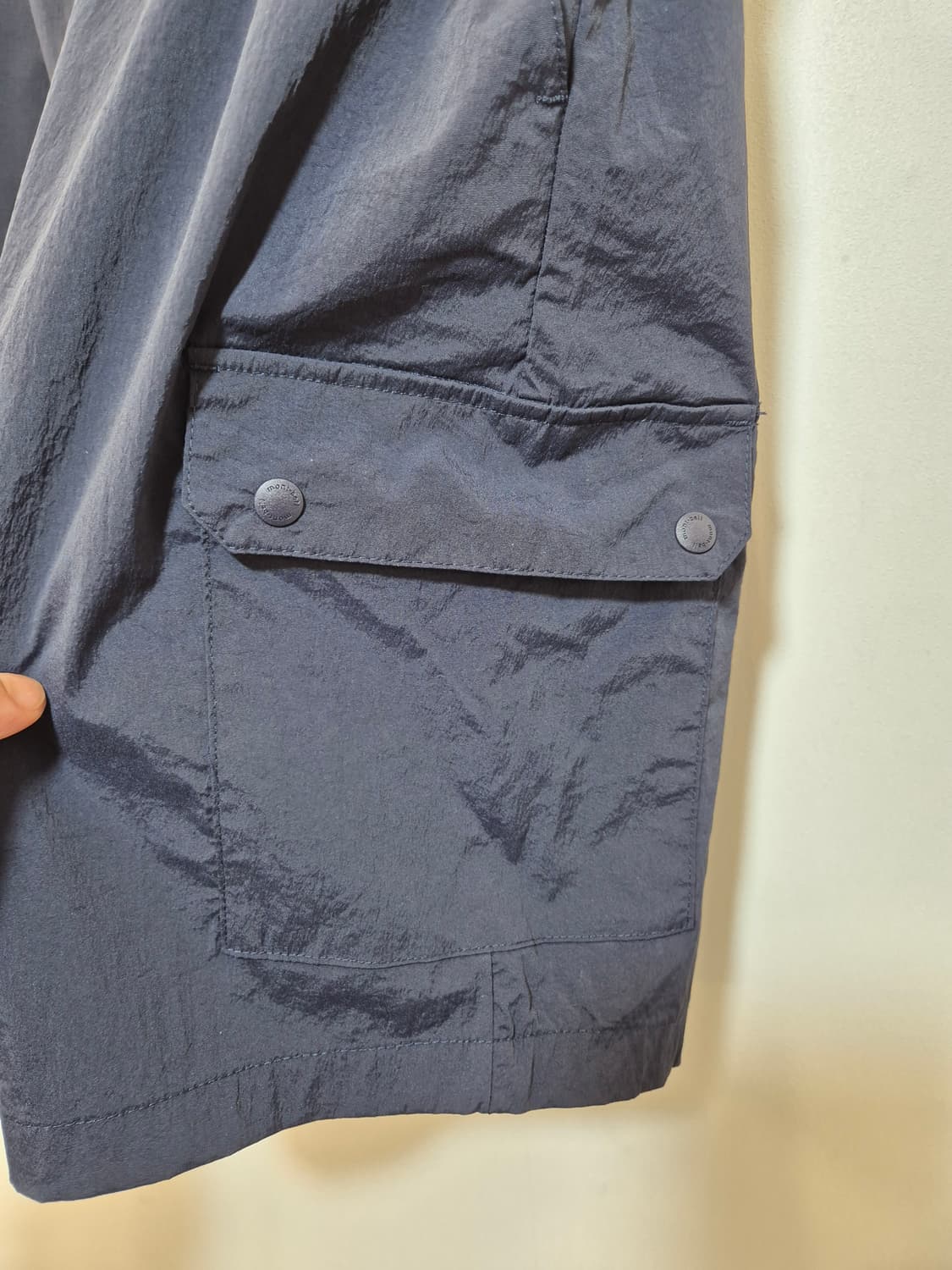 몽벨에서 나온 카고 반바지 네이비L(100)
사이즈   상품이미지3