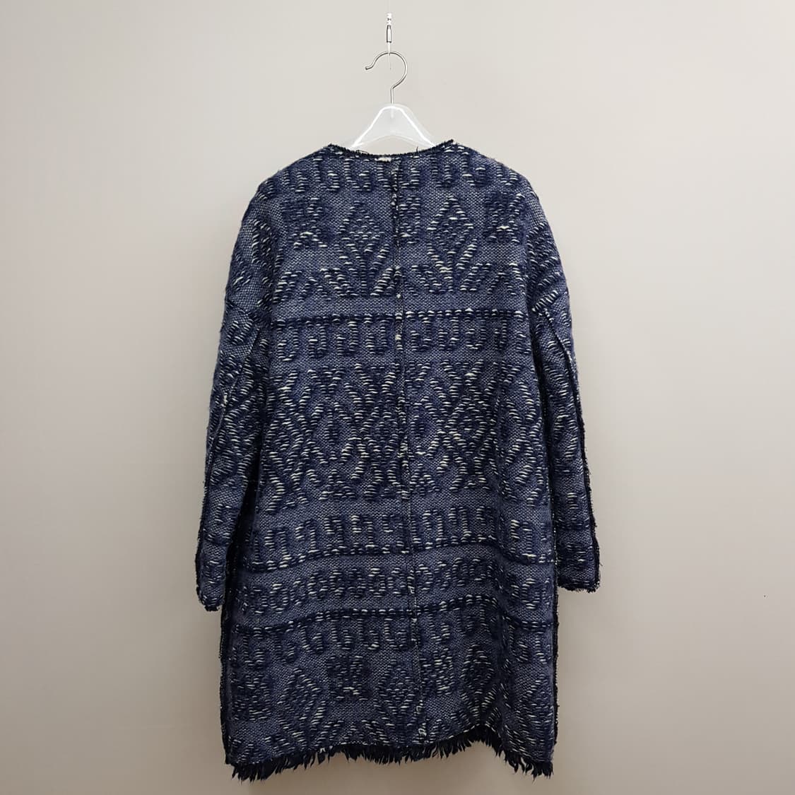 구호 kuho 자카드 패턴 라운드넥 트위드 롱 코트 85-94-160 상품이미지4