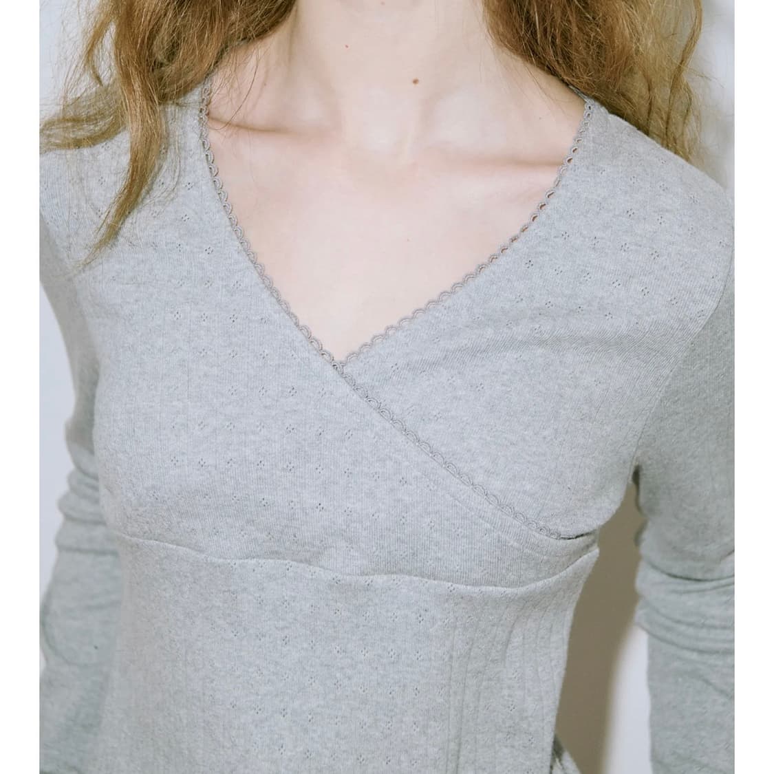 새상품 시눈 브이넥 레이스 긴팔 티셔츠 그레이 상품이미지2