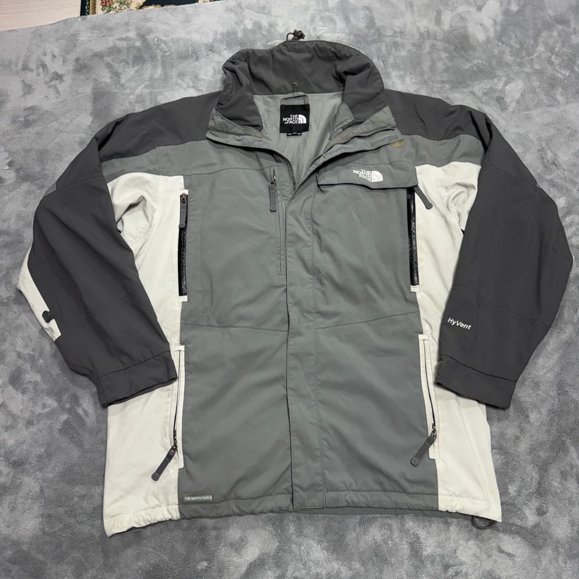 노스페이스 하이벤트 마운틴 바람막이 센터 백로고  상품이미지3